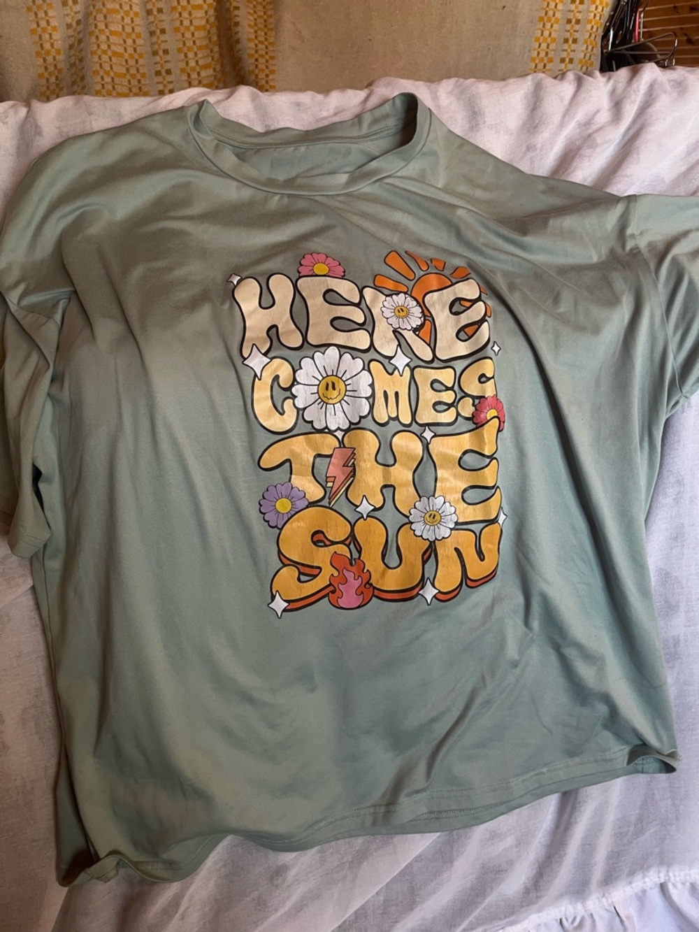 TWO TEES Sage Green 'Here Comes The Sun' Graphic Tee